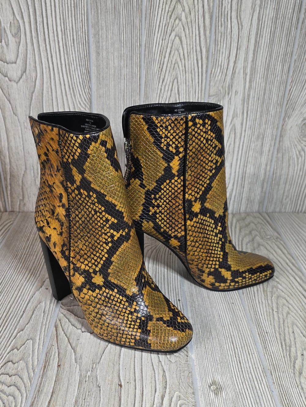 Aqua Soren Snakeskin Pattern Leather Block Heel Ankle Boots Womens Size 7